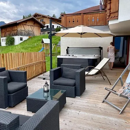 Дом отдыха Edelweiss - Private Wellness With Whirlpool & Sauna *